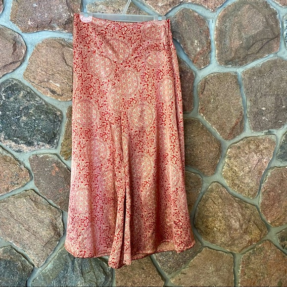 🌺 Vintage culottes made of silky fabric with boho vibe. - Picture 3 of 7